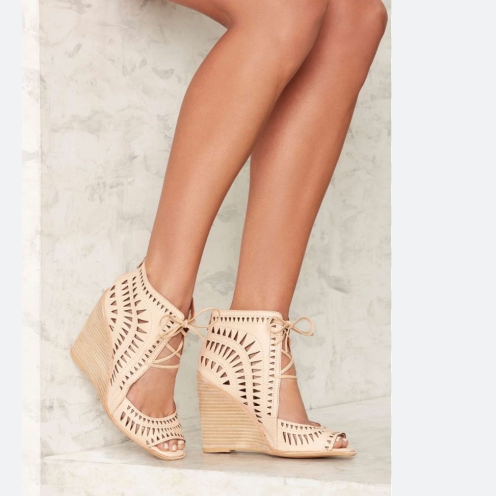 Jeffrey Campbell Ibiza Rodillo Nude/Tan Leather w/Geo Cutouts Wedges S10